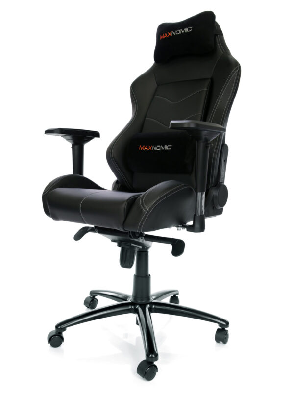 Gaming-Stuhl Modell Dominator Schwarz von Maxnomic® - ein schwarzer Bürostuhl mit Kunstlederbezug mit Kopf- und Lordosenkissen.