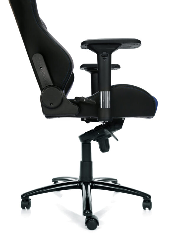 Side view of the Maxnomic® Dominator Blue with armrests, base and tilt mechanism.