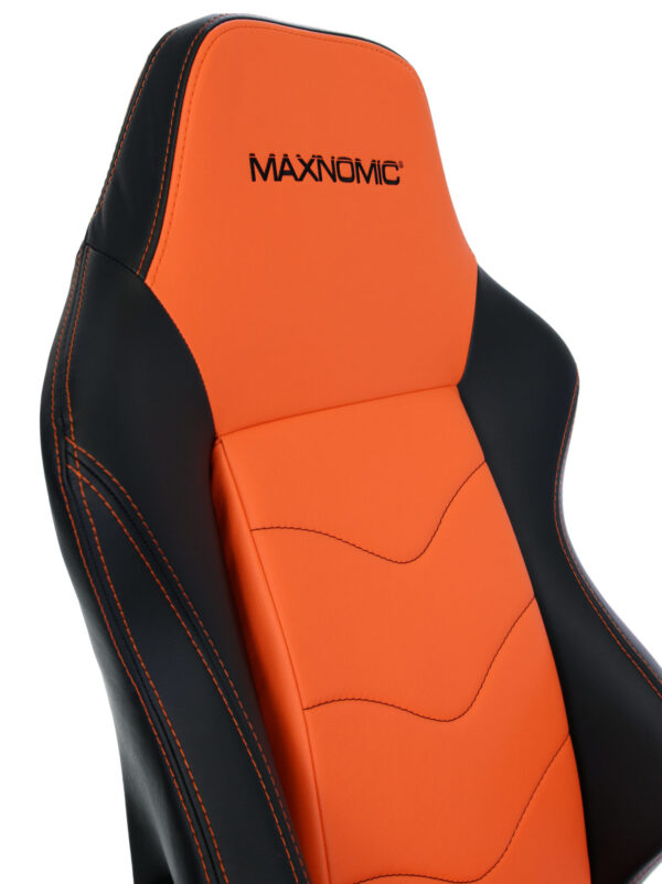 Backrest of the Maxnomic® Dominator Orange with black embroidered Maxnomic® logo.