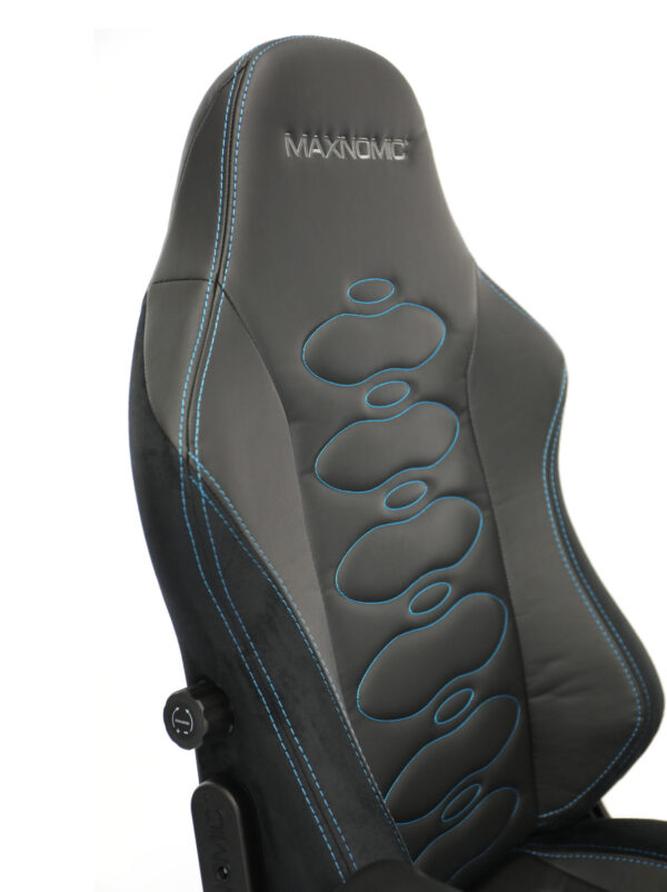 Backrest of the Maxnomic® ERGOCEPTOR OFC Brilliant Blue with gray embroidered Maxnomic® logo.