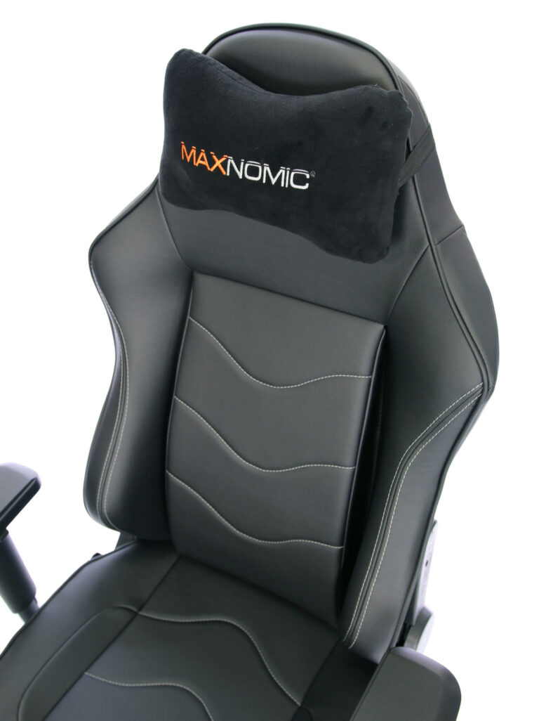 Backrest of the Maxnomic® Leader Black with headrest cushion.