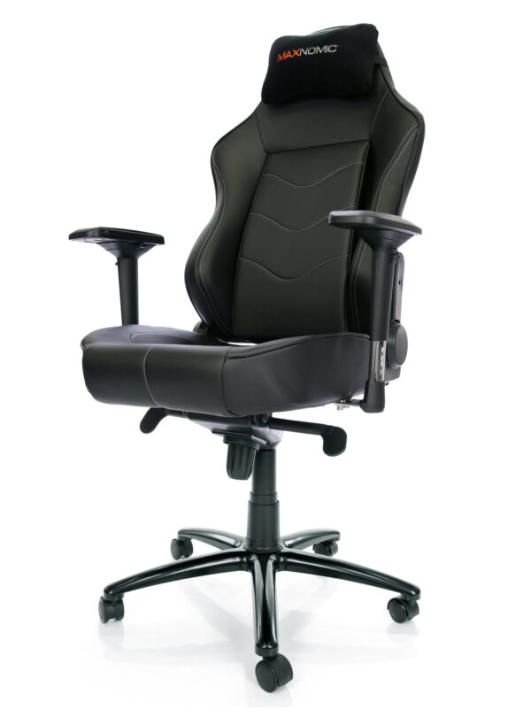 Frontal view of the Maxnomic® Leader Black turned slightly to the left with head cushion.