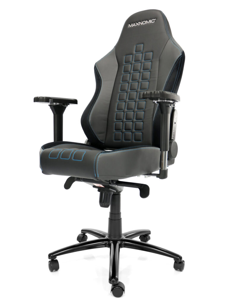 eSports chair model QUADCEPTOR OFC from Maxnomic® in Brilliant Blue. A black office chair with square stitching, blue seams and design-protected Maxnomic® 4D armrests.
