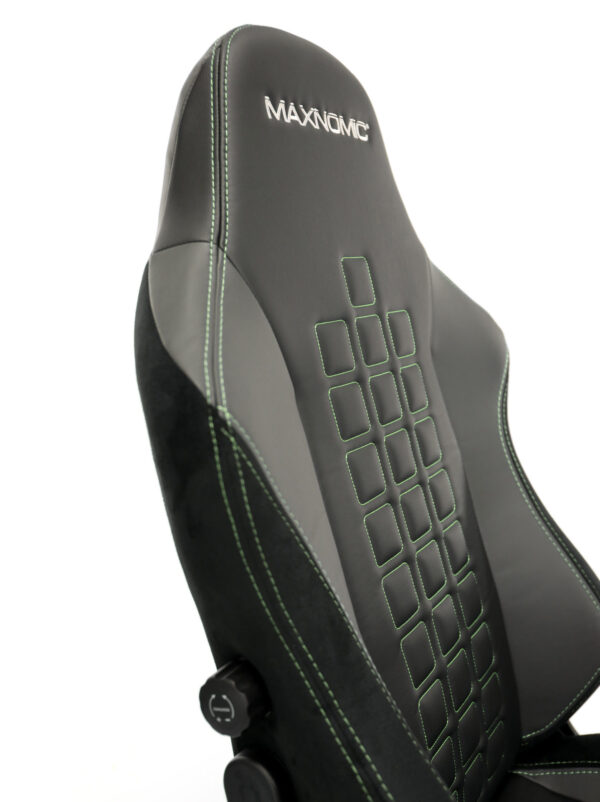 Backrest of the Maxnomic® QUADCEPTOR OFC Alien Green with gray embroidered Maxnomic® logo.