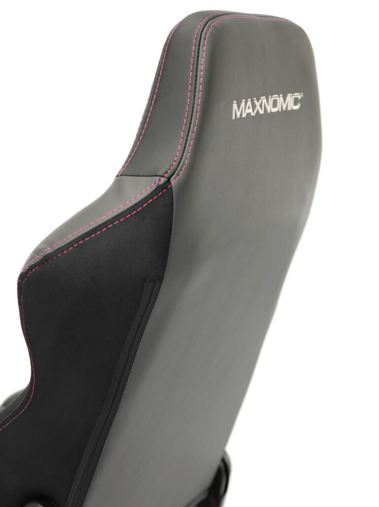 Rear view of the backrest of the Maxnomic® QUADCEPTOR PRO Rasberry Red with gray embroidered Maxnomic® logo.