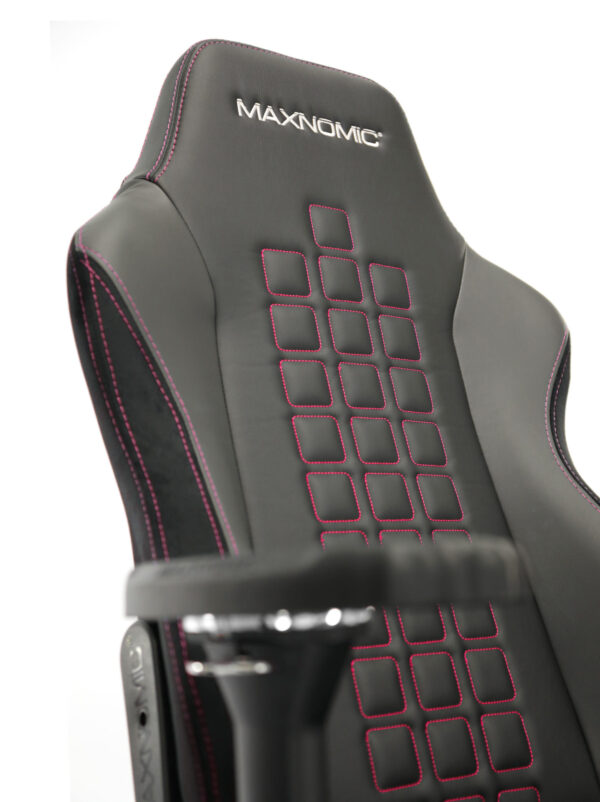 Armrest and backrest of the Maxnomic® QUADCEPTOR PRO Rasberry Red.